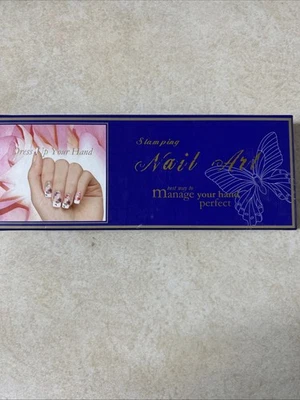 Conjunto de arte en uñas estampado Konad viste tu mano nuevo Foto 1 de 4