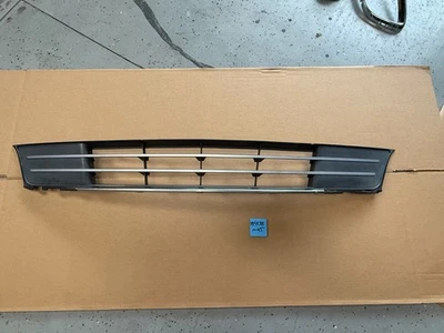 Conjunto de parrilla inferior parachoques delantero Lincoln MKT 2010-2012 OEM #408 Foto 1 de 4