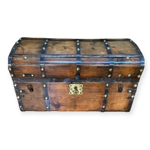 Antique 1860 Pre-Civil War Jenny Lind Stagecoach Trunk J.Bedford Bagnall & Sons Cover