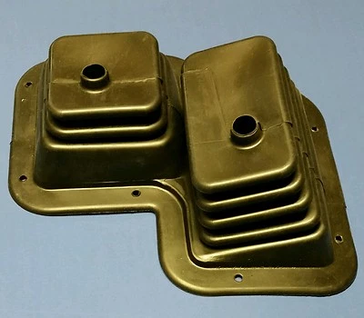 J5752141 Shifter Boot T176 T177) Dana 300 JEEP CJ5 CJ7 CJ8 1980-1986 4 Speed - Image 1 of 3
