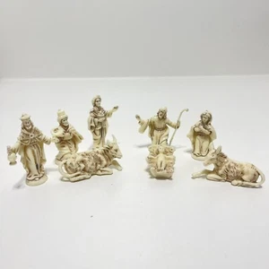 Vtg 8 Pc Miniature Nativity Pieces Made In Italy Brown And White Plastic - Picture 1 of 12