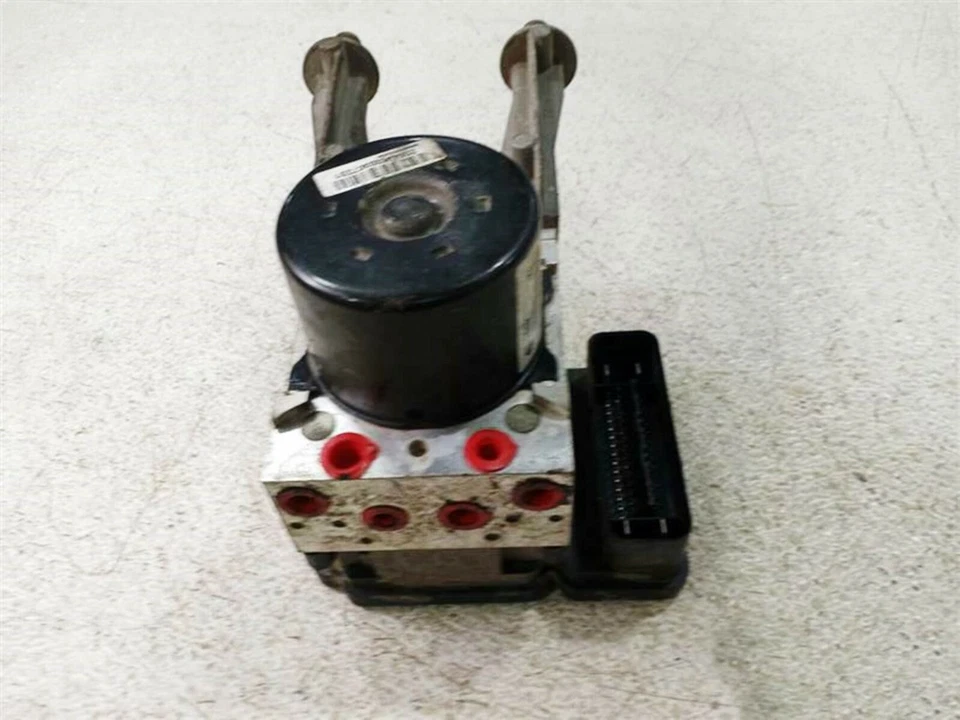 Dodge Charger 2008 ABS módulo de bomba de freno antibloqueo pinzas de pistón único Foto 1 de 4