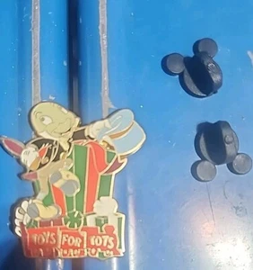Disney DSF DSSH Studio Store Toys For Tots Jiminy Cricket  LE 200 Christmas Pin - Picture 1 of 3