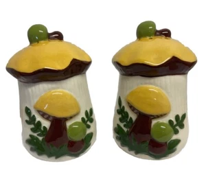 Vintage Mushroom Salt & Pepper Shakers RARE - Picture 1 of 4