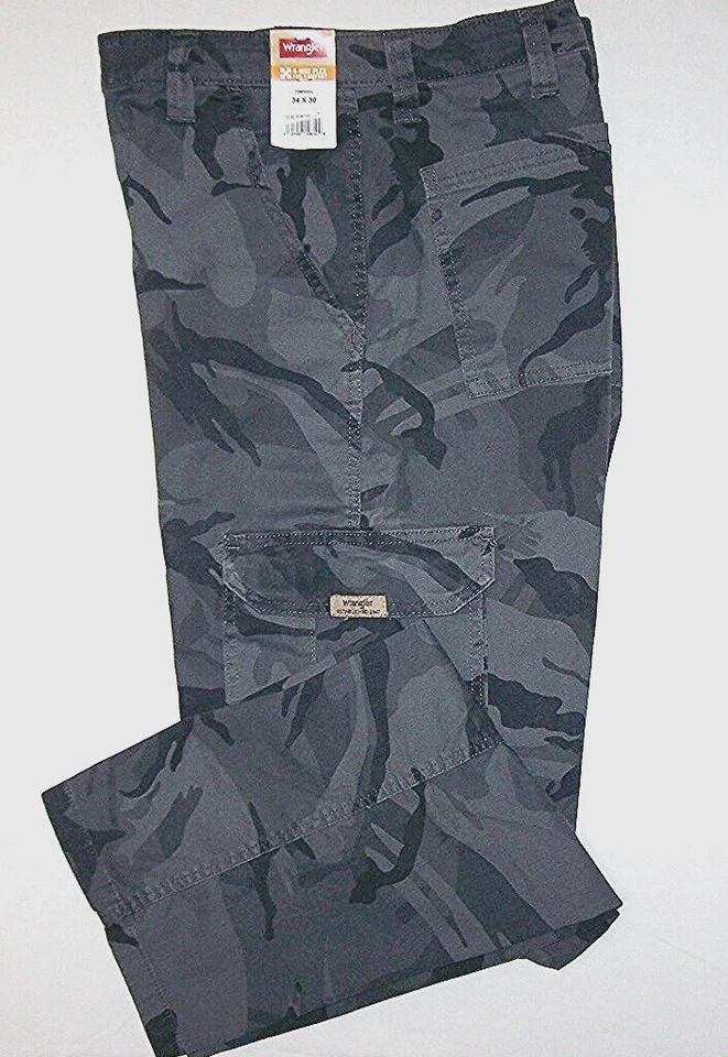 Men's Wrangler Relaxed Fit Comfort Flex Waistband Cargo Pants Camo 46x30
