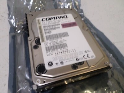 COMPAQ 233806-003 - 3R-A3136-AA - 36,4 GB 10000 RPM 80 PIN ULTRA160 SCSI Foto 1 de 4