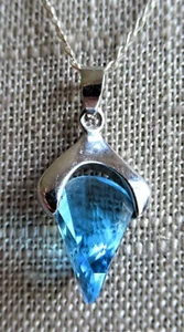 STERLING SILVER BLUE CUT CRYSTAL PENDANT NECKLACE 16" 3.38g 925 (24697) - Picture 1 of 9