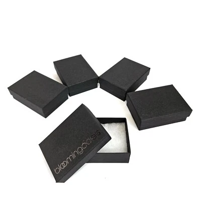 Lote de 5 Bloomingdale’s Tiny Extra Pequeña Caja de Regalo Vacía para Joyería 3”x2”x1” Foto 1 de 4