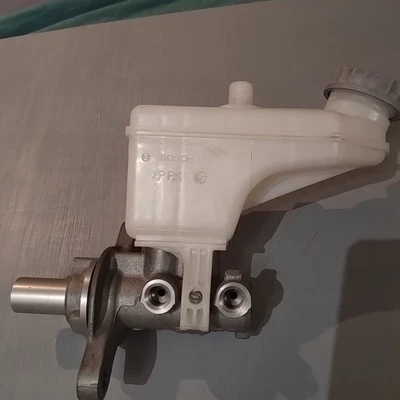 Maître-cylindre de frein Bosch+ bocal 0204Y21819  ÉTAT NEUF , Splash Agila ddis - Photo 1/4