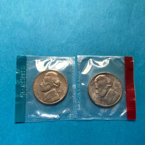1971 P&D Jefferson Nickels Unc  Mint Cello Unc   FREE SHIP Cover