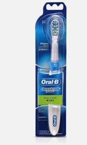 Oral B Cross Action Battery Powered Toothbrush Health Of Your Whole Mouth - Picture 1 of 3