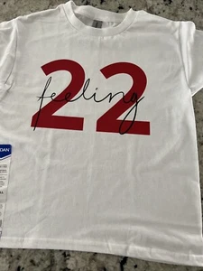 Feeling 22 T-shirt New 100% Cotton Youth Size S(7/8yo) Swiftie must have! - Picture 1 of 6