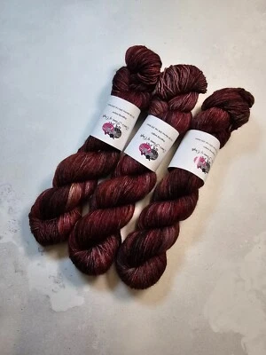 SW Merino Yak Nylon Garn, 4-fädig, Fingering Gewicht, 100g, GARNET TWILIGHT - Bild 1 von 4