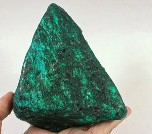 Espécimen áspero turquesa telaraña de alta dureza 1500 quilates YKM6796 - Imagen 1 de 3