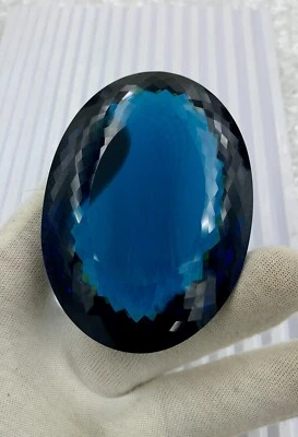London Blue Quartz Gemstone, 691 Carat Oval Big Size Gemstone, Huge Quartz Stone - Image 1 of 4