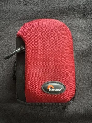 Lowepro LP36320-0WW Tahoe 10 Camera Pouch Red - Image 1 of 4