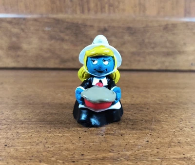 Figuras Pitufos Vintage Pitufina Pastel de Acción de Gracias Años 70 Años 80 Juguetes Estatuilla PVC Foto 1 de 4