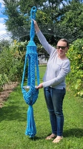 Großer 77" Vintage Makramee Pflanzenhänger Handarbeit blau Nylon Makramee Hippie Boho - Bild 1 von 9