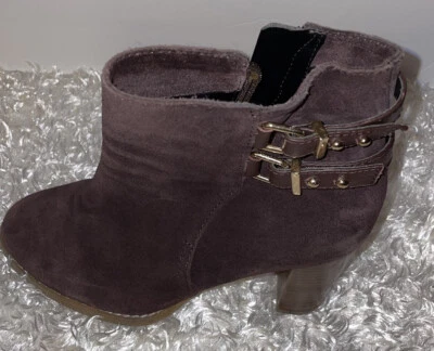 C Wonder 棕色麂皮绒皮革扣交叉带踝靴女式 6 码 — 第 1/4 张图片