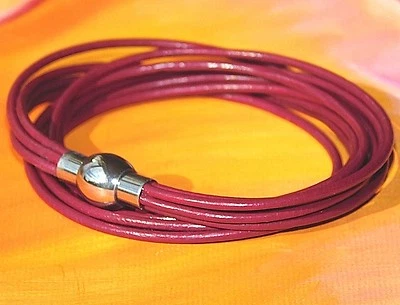 Damen Burgunderfarbenes Leder-Und Edelstahl-Doppelwickelarmband Von Lyme Bay Art - Bild 1 von 3