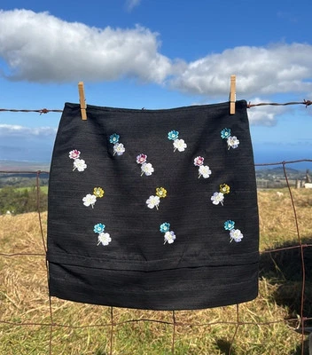 NWT HD in Paris Floral Embroidered Mini Skirt Womens Black Silk Blend  Size 12 - Image 1 of 4