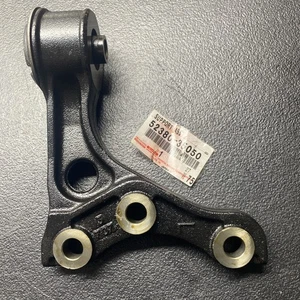 TOYOTA 4RUNNER 96-02 DIFFERENTIAL SUPPORT MOUNT FRONT 52380-35050 - Picture 1 of 8