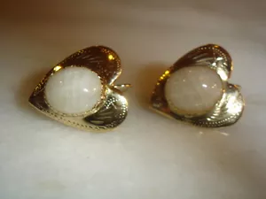 HEART SHAPE EARRINGS WITH 14k Y/G AND NATURAL MOONSTONE CABOCHON - Picture 1 of 4