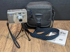 HP Photosmart 935~ 5.3MP Digital Camera W/ 21x Zoom ~ W/ Case, Tripod & 1GB Card - Picture 1 of 14