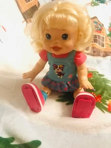 MUÑECA NIÑA PARLANTE BABY ALIVE WALKING HASBRO 2011 - Imagen 1 de 5