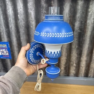 Applique da parete vintage blu country cottage tole ware metallo lampada sospensione MCM - Foto 1 di 19