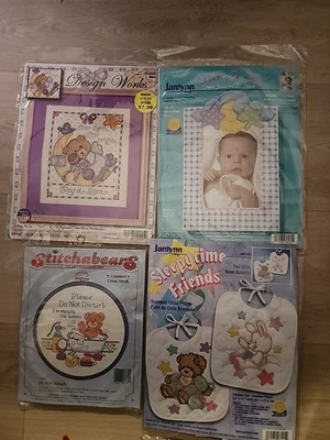 LOTE GRANDE Osos de Peluche Kits de Punto de Cruz Contados NUEVO Baberos Marco de Fotos Baño Foto 1 de 4