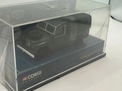 CORGI CLASSICS 07302 'MILITARY/ARMY LAND ROVER 190 LWB' 1:43. MIB/BOXED inc dog  - Image 1 of 4