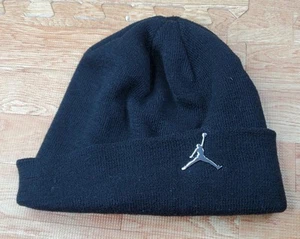 Nike Jordan Negro Metálico Plateado Jumpman Gorro con Puños Invierno Sombrero Talla Juvenil - Imagen 1 de 3