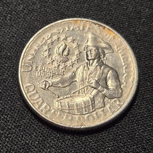 1776-1976 D US Bicentennial Quarter showing Die Break Filled in D, grease error. - Picture 1 of 7