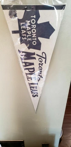 TORONTO MAPLE LEAFS MAPLELEAFS NHL VINTAGE NFL FELT PENNANT 04/24/01 Cover