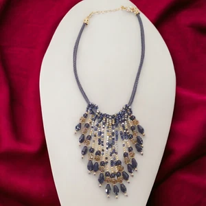 Collar con broche de langosta tono dorado flecos de cuentas de vidrio semilla de cuero cosido - Imagen 1 de 6