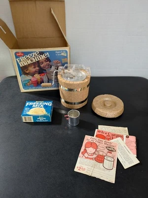Vintage MY MIRRO FREEZE MACHINE! Ice cream kids 5 - 12, 1970, crank & paddle - Image 1 of 4