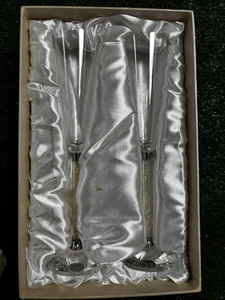 Oleg Cassini Crystal Diamond Toasting Champagne Flutes Set of 2 - Picture 1 of 4
