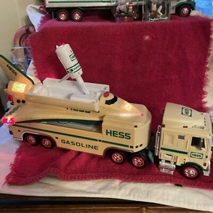 1999 Hess Toy Truck and Space Shuttle Working Lights On The Space Shuttle Only - Picture 1 of 8