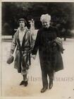 1921 Photo de presse Gerhart Hauptmann se promène à Berlin avec sa femme