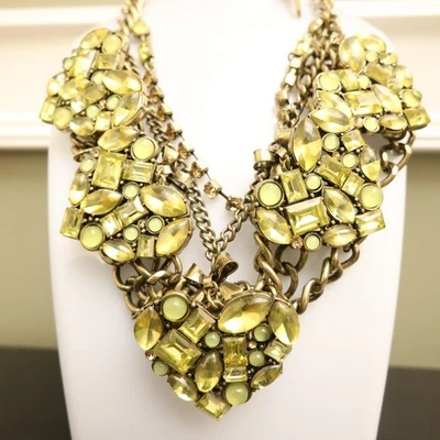 Collar Betsey Johnson Como Nuevo Corazones Verdes Declaración Cristales Firmado Tono Dorado Foto 1 de 4