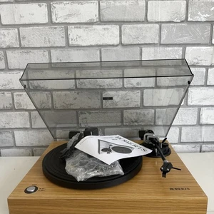 Roberts RT 100 Record Player - Picture 1 of 9