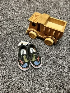 NWT Rare HTF Gymboree Dino Dinosaur Tracker Green Canvas Slip on Shoes NEW Sz 5 - Picture 1 of 11