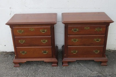 Colonial Furniture Nightstands End Side Bedside Tables a Pair 5607 - Image 1 of 4