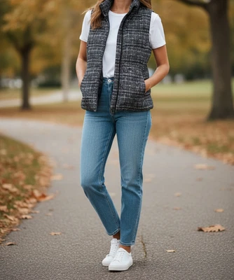 Chaleco acolchado acolchado Lands' End para mujer talla pequeña blanco y negro Foto 1 de 4