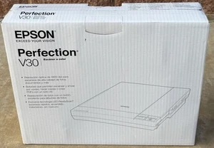 Epson Perfection V30 Color Flatbed Scanner - Never Used - Brand New - Picture 1 of 22