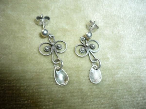 PENDIENTES VINTAGE DULCES DE PLATA ESTERLINA PERFORADOS CON POSTE - Imagen 1 de 4