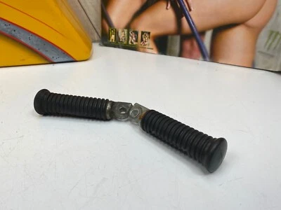 🔥88-24 Genuine Harley-Davidson Black Rubber 1" Foot Pegs OEM🔥 - Image 1 of 4