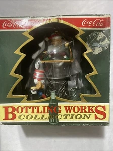 Vintage 1995 Coca-Cola Bottling Works Collection Ornament Fountain Glass Follies Rar - Bild 1 von 4