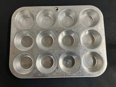 Vintage Chilton Ware 604-1 Muffin 12 Cupcake Pan 12" x 9" Aluminum - Image 1 of 4